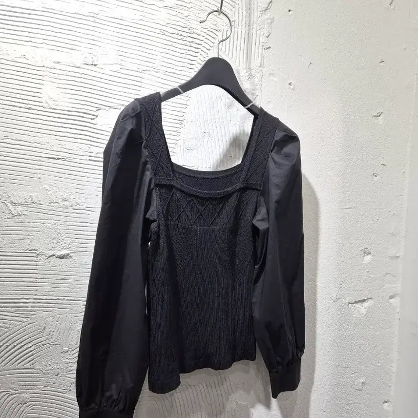 [BUNJANG] DEWL Square Neck Black Long Sleeve Blouse / 듀엘 스퀘어넥 블랙 긴팔 블라우스