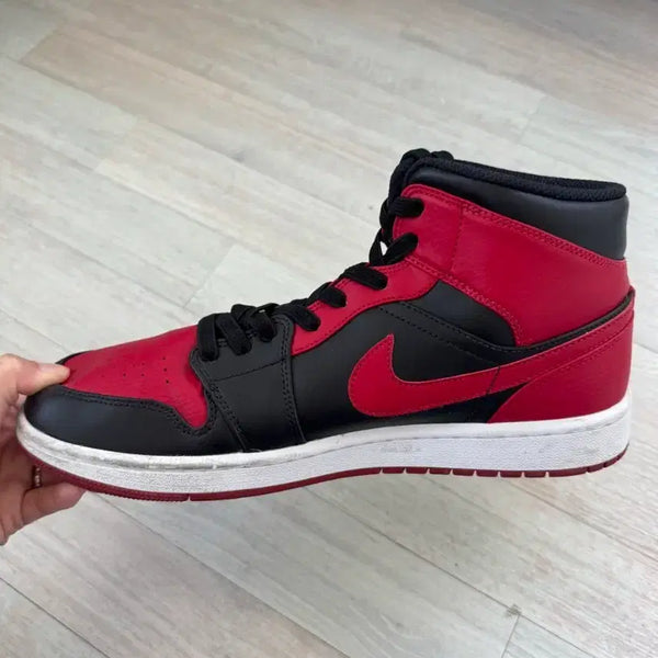 [BUNJANG] Air Jordan 1 Mid Bred Sneakers / 조던 1 미드 브레드