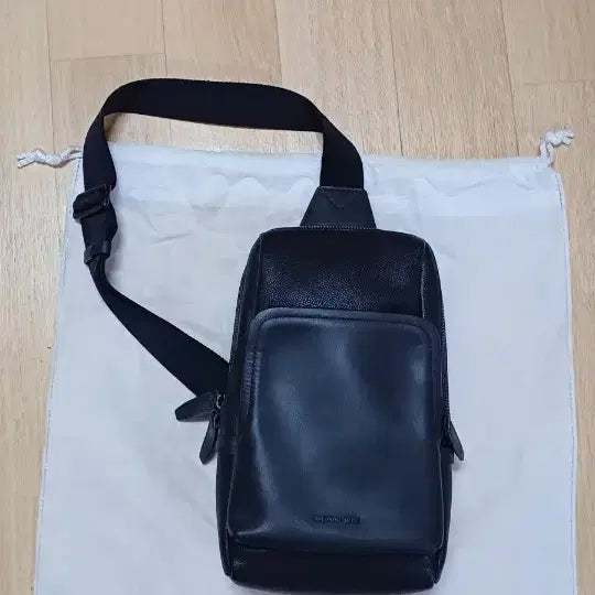 [BUNJANG] Beanpole Leather Sling Bag / 빈폴 가죽슬링백 정품
