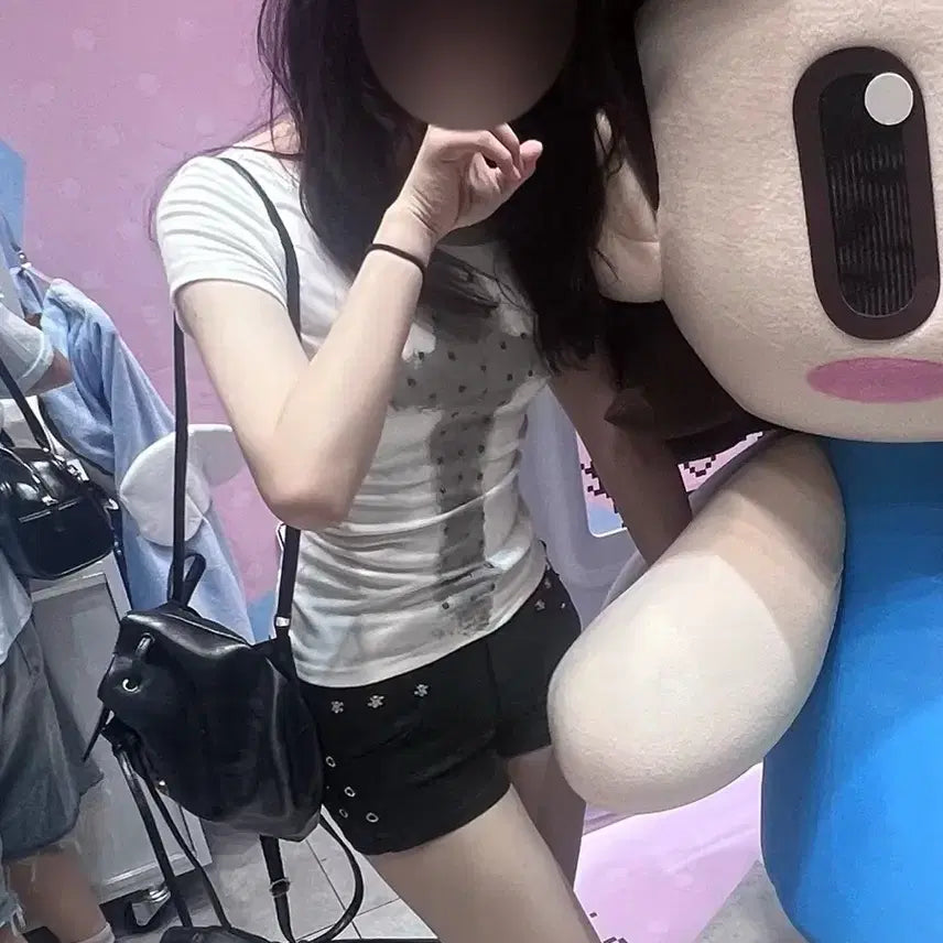 [BUNJANG] White Studded Cross Short Sleeve T-Shirt / 착샷O) 화이트 스터드 십자가 반팔 팁 에이블리 시즈니룩 고스로리 펑크