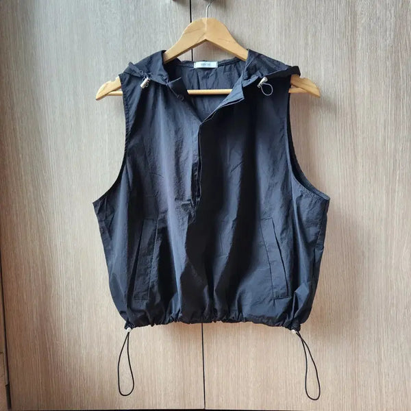 [BUNJANG] High-Quality Anorak Hoodie Sleeveless Top (Black) / 고퀄 아노락 후디 슬리브리스 탑(black)