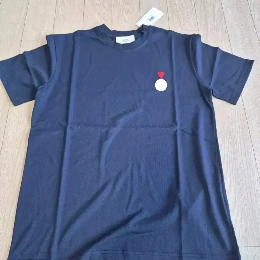 [BUNJANG] AMI Heart Navy Short Sleeve T-Shirt S/M / 새상품)아미 하트 네이비 반팔 티셔츠 S/M