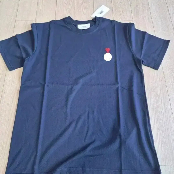 [BUNJANG] AMI Heart Navy Short Sleeve T-Shirt S/M / 새상품)아미 하트 네이비 반팔 티셔츠 S/M