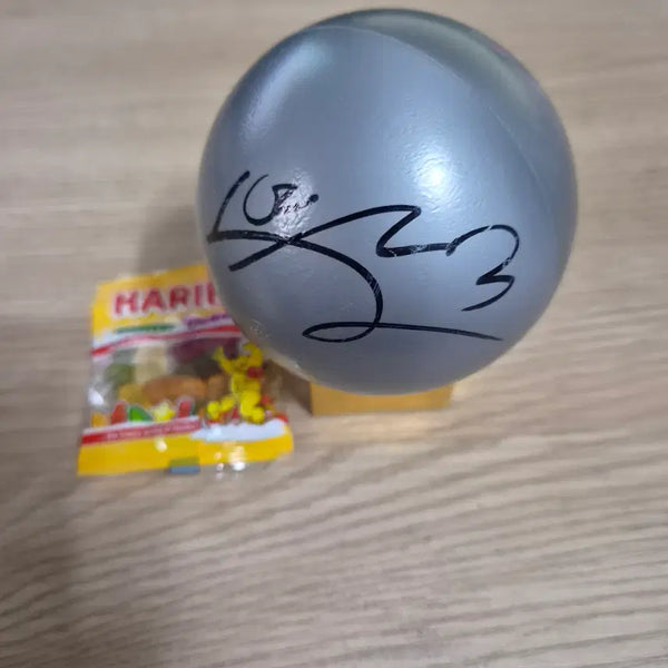 [BUNJANG] fromis_9 Baek Ji Heon Autographed Ball & Gummy Bear Bundle / 백지헌 싸인볼, 직접 던진 하리보