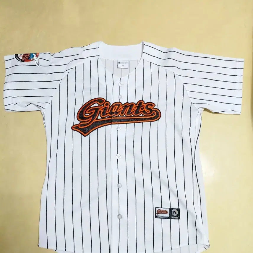 [BUNJANG] Lotte Giants Home Stripe Non-Marking Uniform Size 95 / 롯데자이언츠 홈 스트라이프 노마킹 유니폼 95사이즈 팝니다