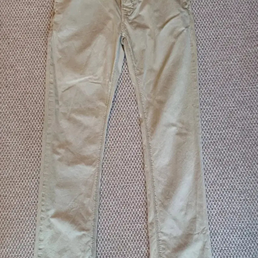 [BUNJANG] Nudie Jeans Worn Khaki Regular Fit Chino Pants Khaki Beige 31x34 / 새상품 누디진 웜 카키 레귤러 치노 팬츠 (카키 베이지 / 31x34)