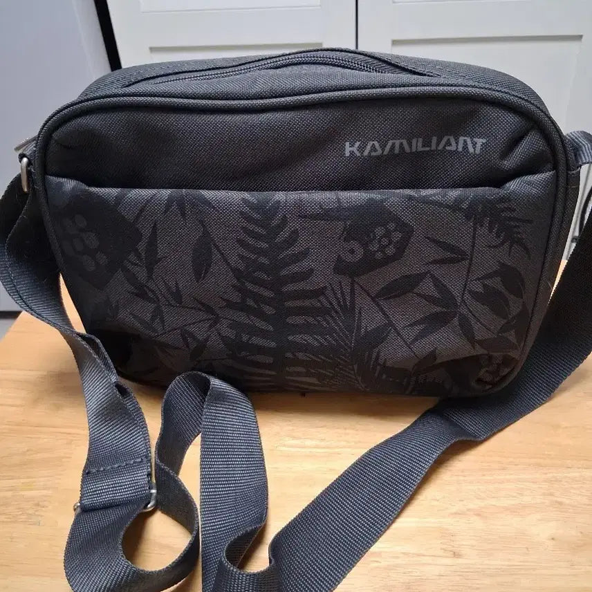 [BUNJANG] Camiliant Crossbody Bag / 카밀리안트 크로스백 사이즈 31**23 디자인강추 새상품 사진참고