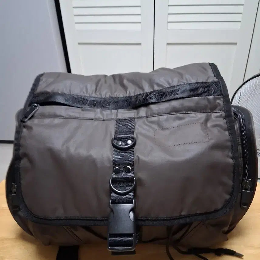 [BUNJANG] NGENE Duffle Bag Brown / NGENE 더플백 브라운 사이즈 33**23 디자인강추 실착별로 사진참고