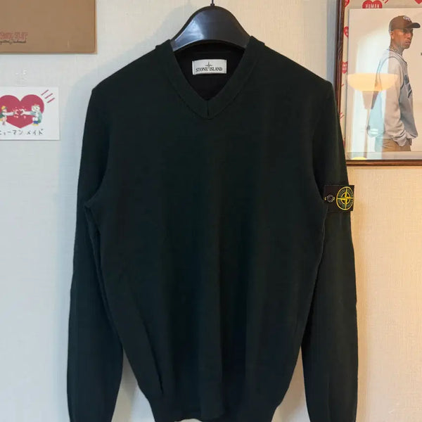 [BUNJANG] Stone Island Patch V-Neck Knit Green Wool M / 스톤아일랜드 와펜 브이넥 니트 그린