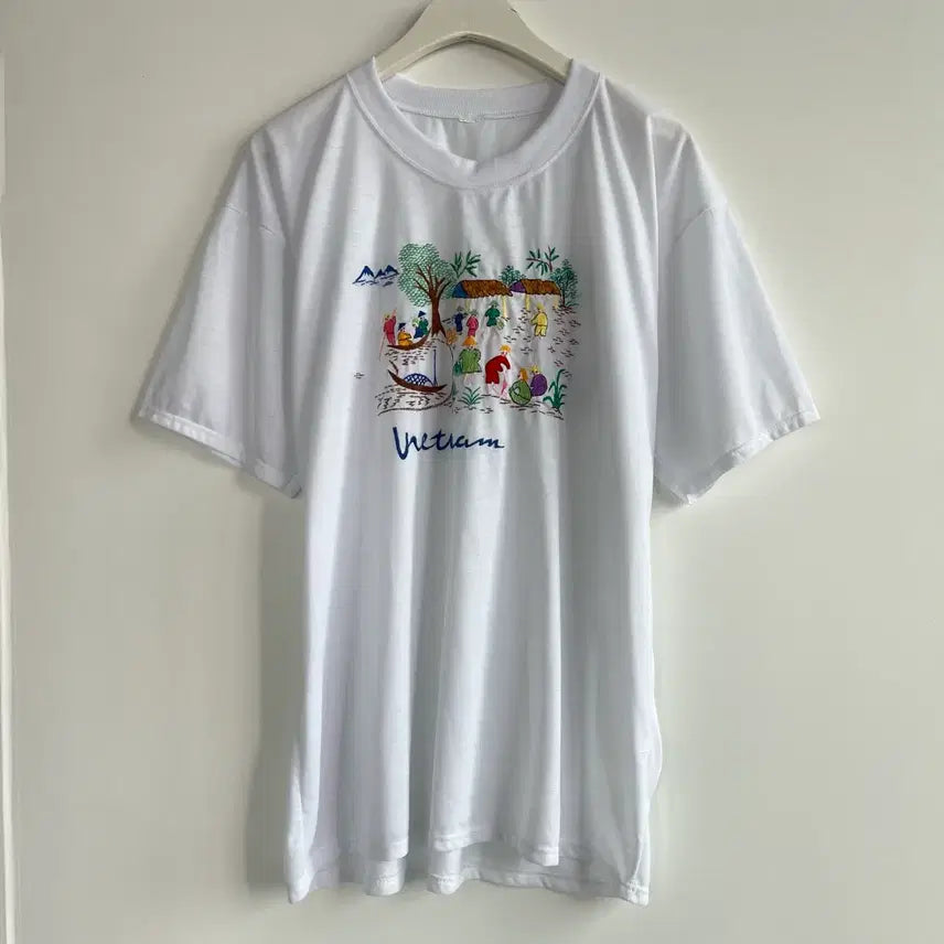 [BUNJANG] White Vietnam Embroidery Short Sleeve T-Shirt / 화이트 베트남 자수 반팔 티셔츠