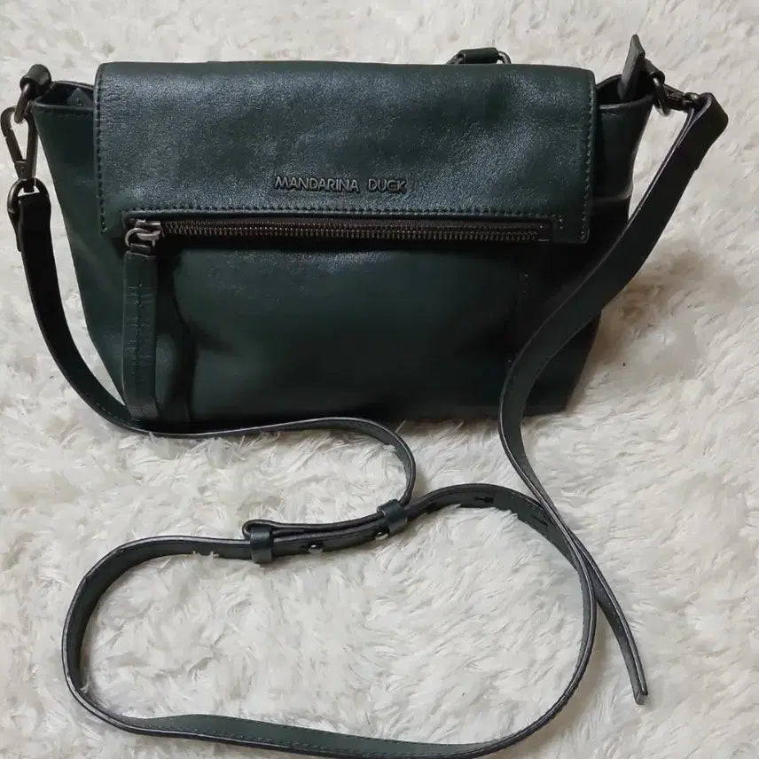 [BUNJANG] Mandarin Duck Round Leather Crossbody Bag Dark Green / 만다리나덕 집어 라운드 가죽 크로스백 다크그린  (사이즈사진참고)