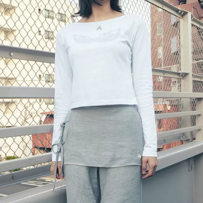 [BUNJANG] hug yourskin Angel Wing Top (White) / 허그유어스킨 엔젤 윙 탑 (화이트)