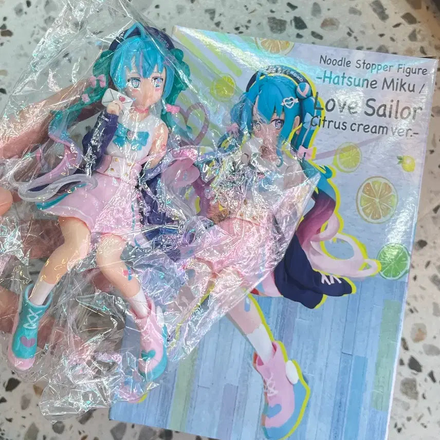 [BUNJANG] Hatsune Miku Love Sailor Citrus Cream Ver. Figure / 하츠네 미쿠 러브 세일러 피규어 시트러스 크림ver.