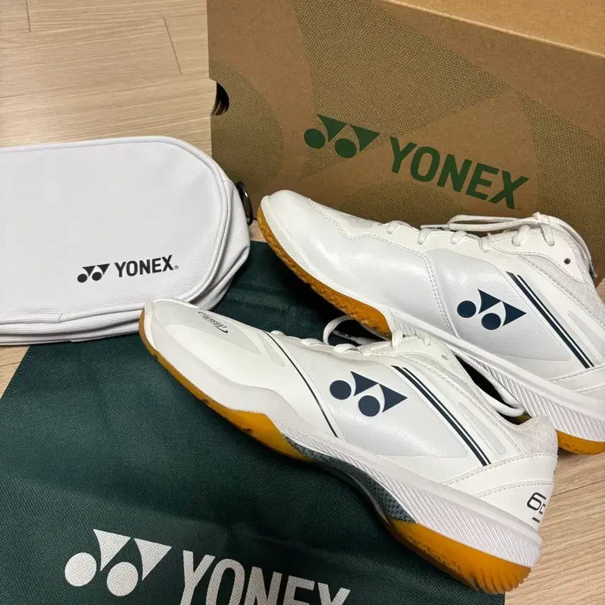 [BUNJANG] Yonex Aerus Z Wide Badminton Shoes (255) / 요넥스65z4 배드민턴화 와이드 255