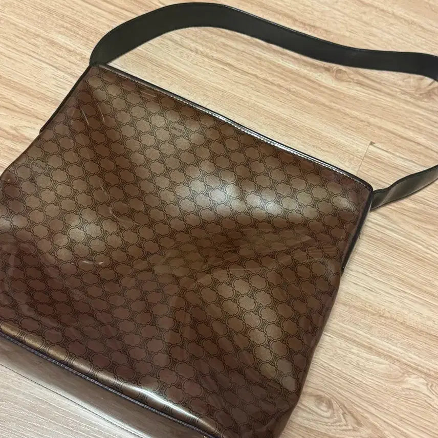 [BUNJANG] Celine Shoulder Bag Brown / 셀린느 숄더백
