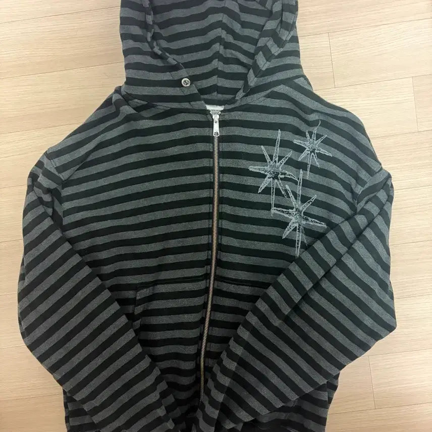 [BUNJANG] UNTITLED Stripe Hooded Zip-Up Jacket / 언타이틀 스트라이프 후드집업
