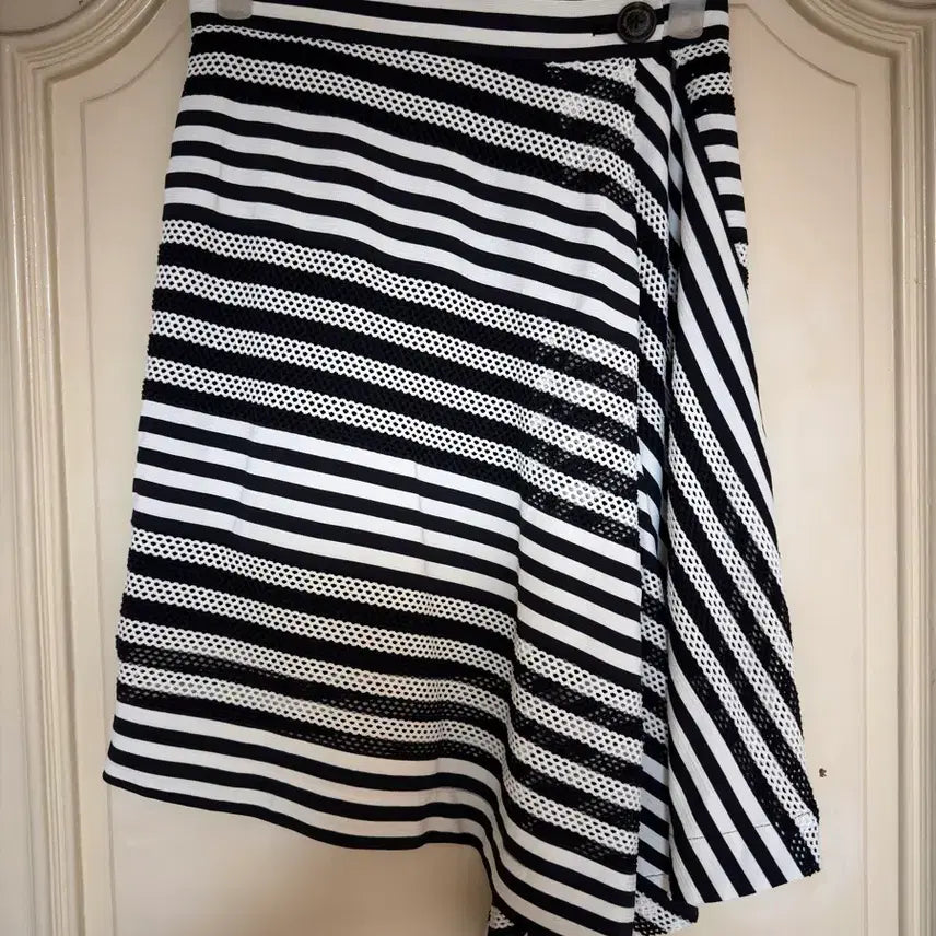 [BUNJANG] Vivienne Westwood Stripe Pleated Skirt / 비비안웨스트우드 스트라이프 플리츠 스커트