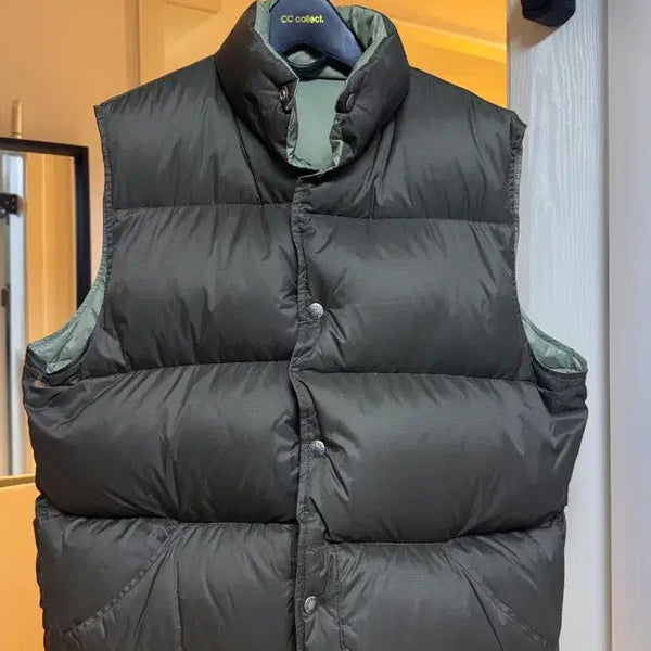 [BUNJANG] Outstanding Packable Double-Sided Padded Vest / 아웃스탠딩 패딩 베스트 패딩 조끼 PACKABLE DOUBLE-SIDED