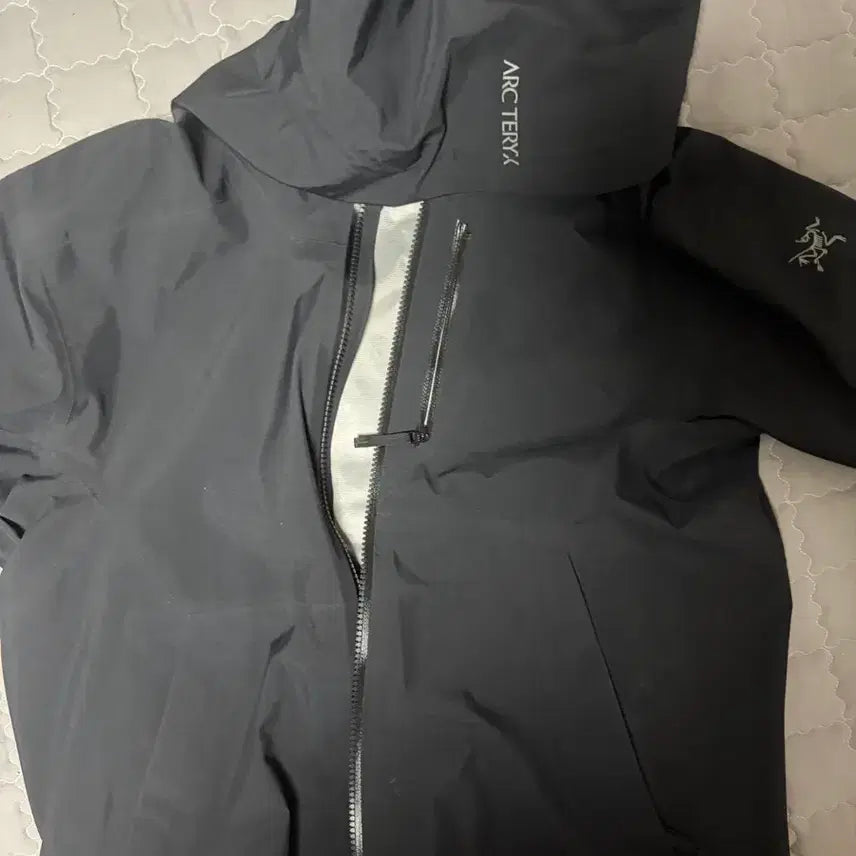 [BUNJANG] Arc'teryx Atom AR Hoody Hybrid Jacket Windbreaker / 아크테릭스 롬 하이브리드 자켓 바람막이