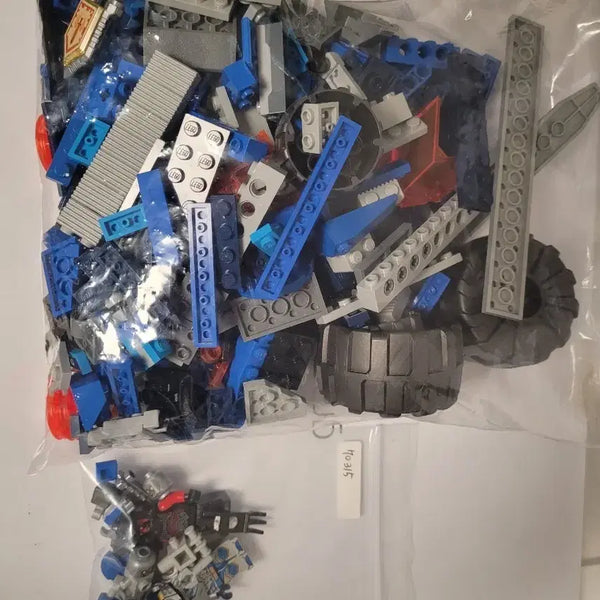[BUNJANG] LEGO Nexo Knights Clay's Blade Cruiser 70315 / 레고 70315 넥소나이츠 클레이의 블레이드 전차