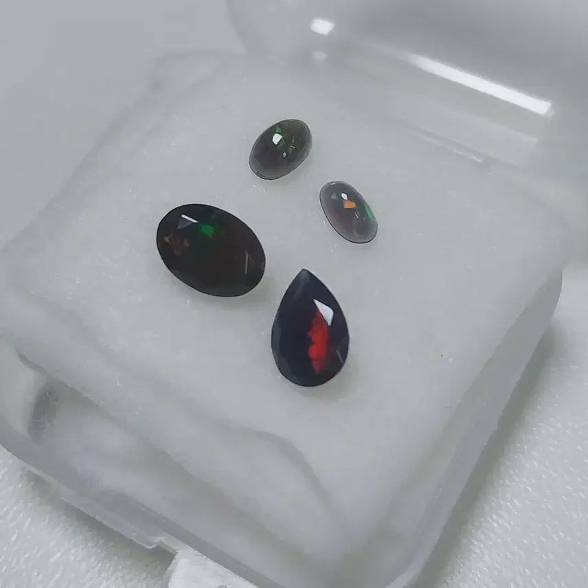 [BUNJANG] Black Opal "Tokyo and Lies" Edelweiss Green Gemstone Pendant / 블랙오팔 천연보석 동경과 거짓말 동과거 동경거 에델바이스