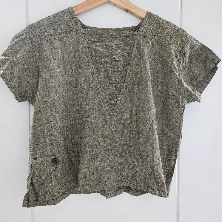 [BUNJANG] Miss Joey Khaki Cropped Blouse Shirt / miss Joey 미스조이 카키 크롭 블라우스 셔츠 남방 모리