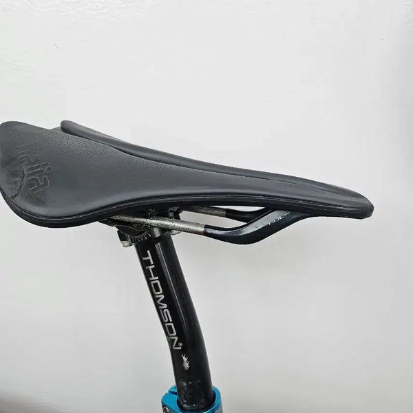 [BUNJANG] Thomson Setback Seatpost & Selle Italia Saddle Set / 급처!!! 탐슨 셋백 안장셋 판매 교신 봅니다