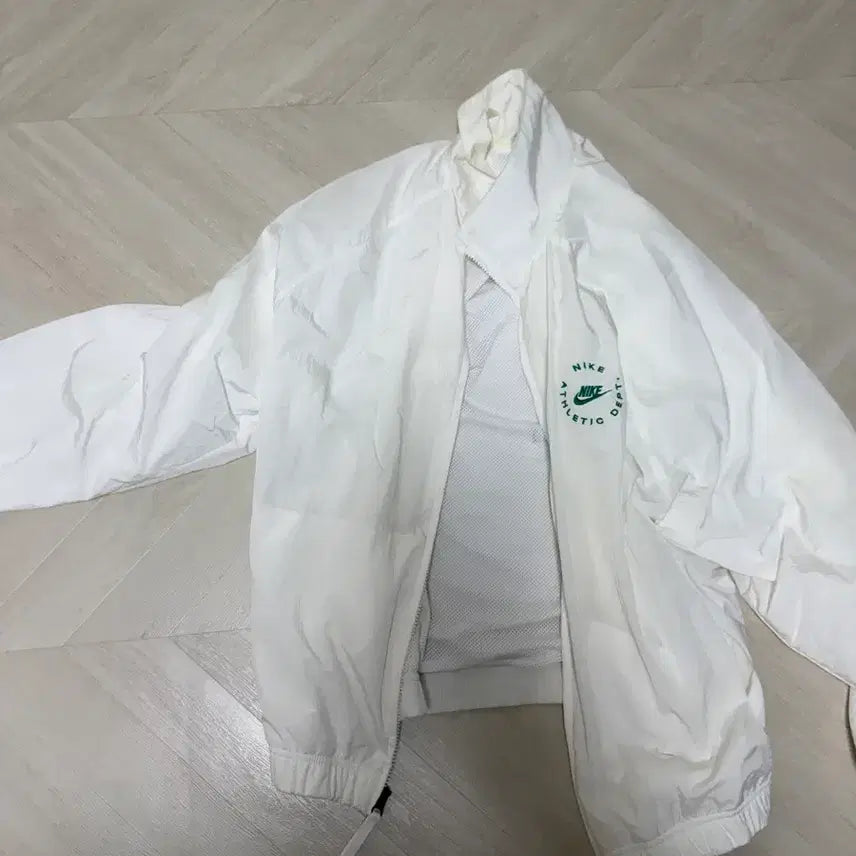 [BUNJANG] Nike White Windbreaker / 나이키 바람막이 화이트