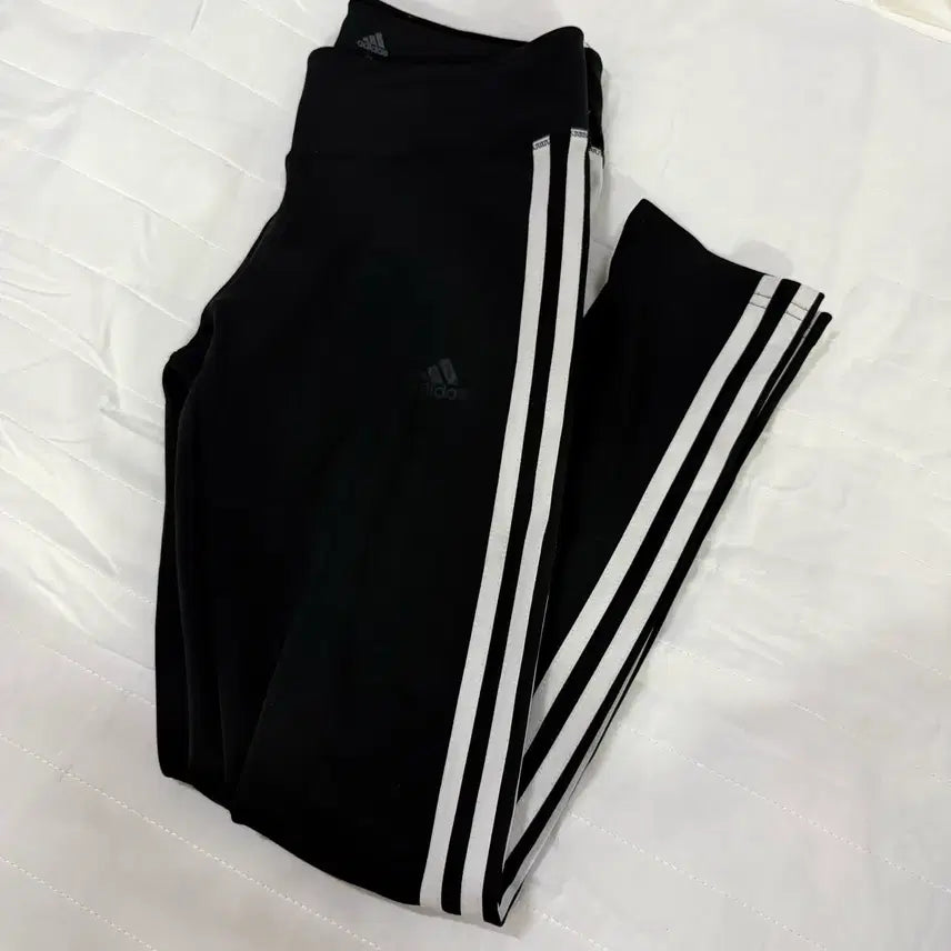 [BUNJANG] Adidas Essential Three-Stripe Leggings / 아디다스 레깅스