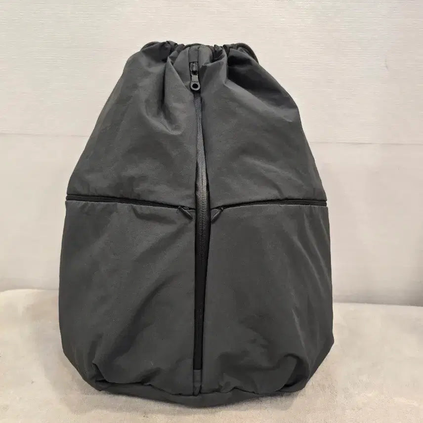 [BUNJANG] Majiem Title Bundle Bag Grey / 마지언타이틀 번들백 그레이