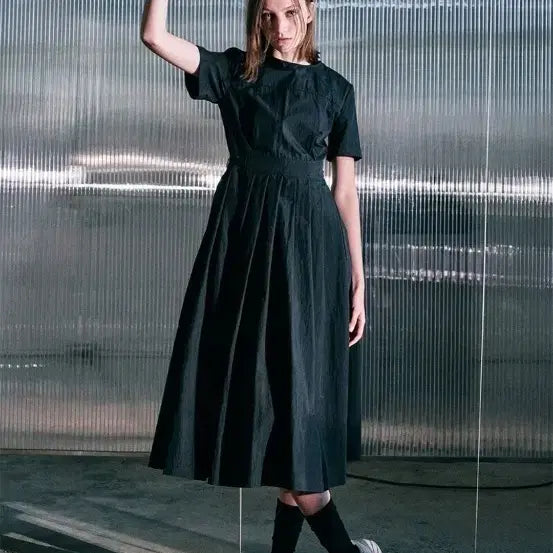 [BUNJANG] Etmon Half Sleeve Pleats Dress Black / 에트몽 하프슬리브 플리츠 여름 반팔 원피스 블랙 S / 정가23만