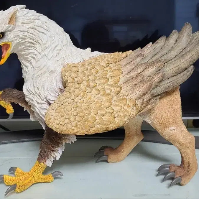 [BUNJANG] LUCIFER Griffin Knight Series 1/6 Scale Griffin Figure (Damaged) / LUCIFER 1/6 그리핀 나이트 시리즈 - 그리핀 파손품