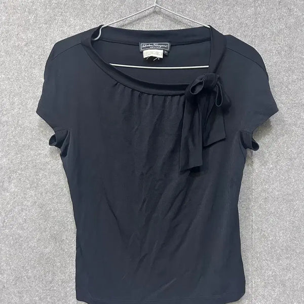 [BUNJANG] Salvatore Ferragamo Black Ribbon Detail Blouse / 페라가모 블라우스 38