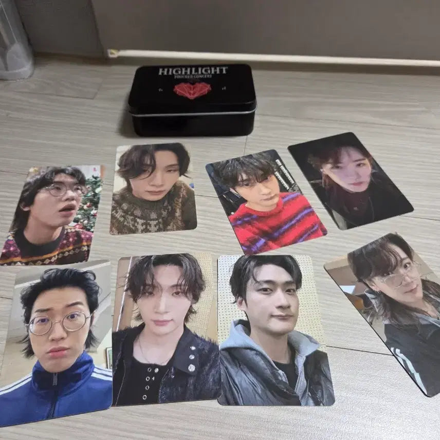 [BUNJANG] Touched Highlight Concert 4 Goods Bundle (Tin Case, Photocard, Bottle Opener Keyring) / 터치드 하라콘4 굿즈 일괄 (틴케이스,포카,병따개키링)