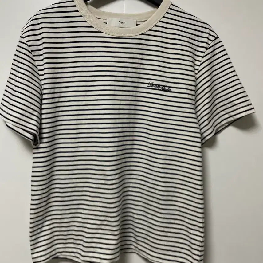 [BUNJANG] Dunst Essential Stripe T-Shirt / 던스트 에센셜 스트라이프 반팔티