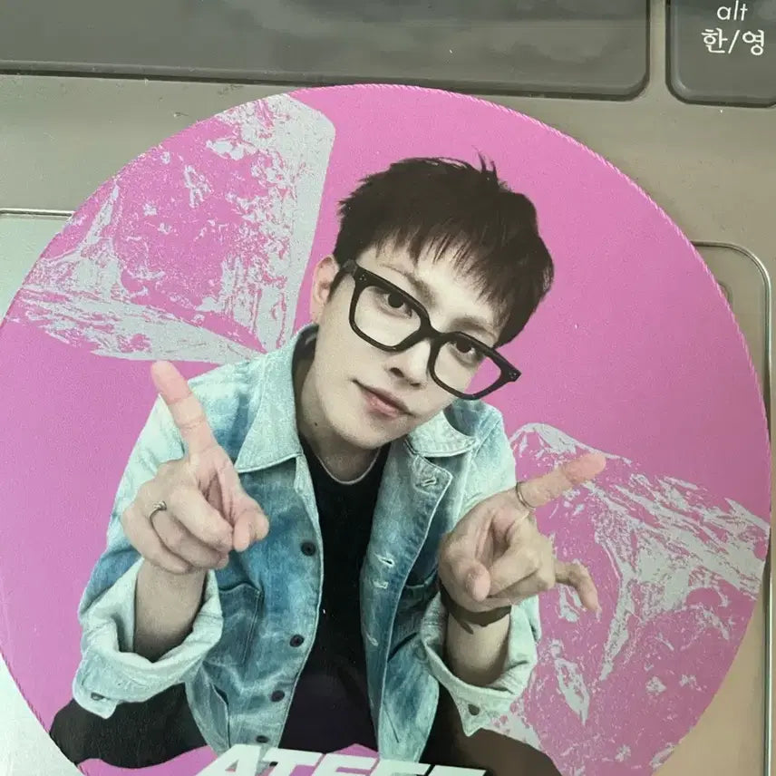 [BUNJANG] ATEEZ Apple Music Cafe Exclusive Coaster Hongjoong / 에이티즈 애플뮤직 카페 특전 코스터 홍중 양도