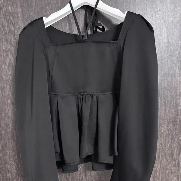 [BUNJANG] MARRON EDITION Black Flare Blouse / 마론에디션 블랙 플레어 블라우스 Black Flare Blouse