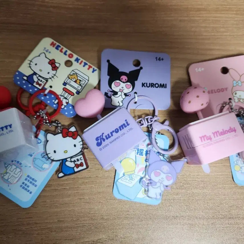[BUNJANG] Sanrio Hello Kitty Kuromi My Melody Gear Stick Keychain / (새제품) 산리오 키티 쿠로미 멜로디 기어봉 키링