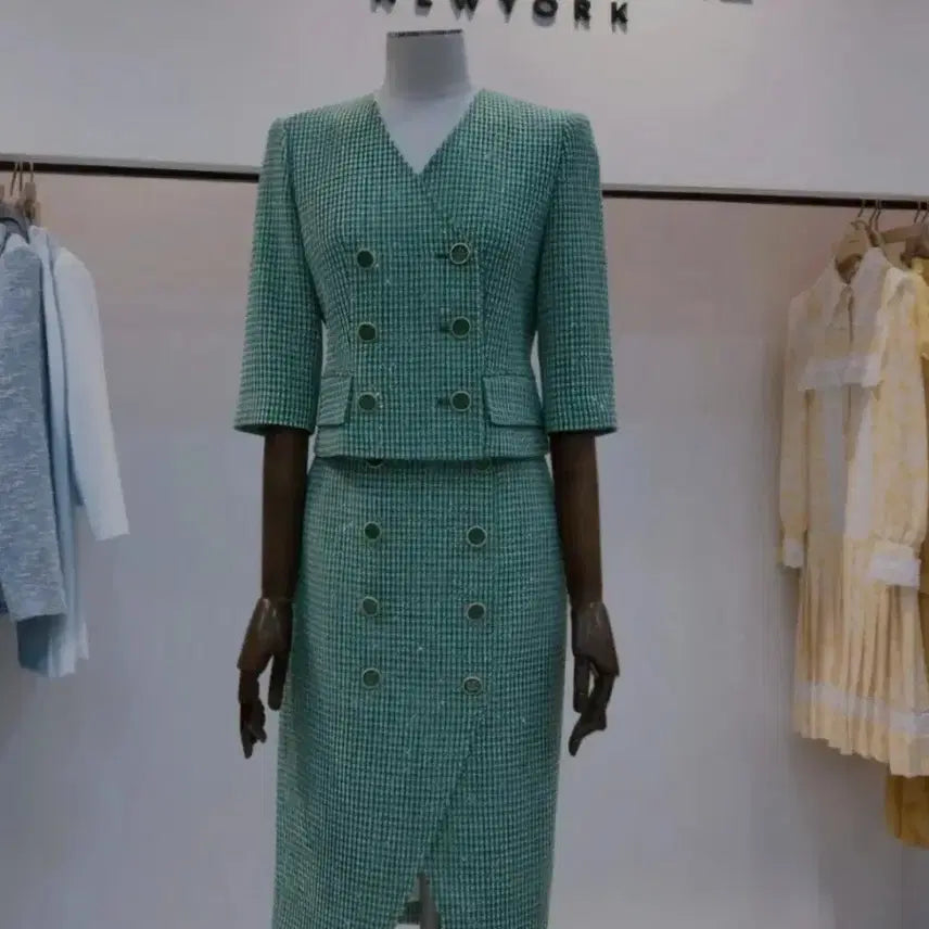 [BUNJANG] MOJO.S.PHINE Check Pattern Double-Button Jacket & Skirt Set / 모조에스핀 체크 패턴 더블 버튼 자켓 스커트 세트(66~55,새옷컨디션)