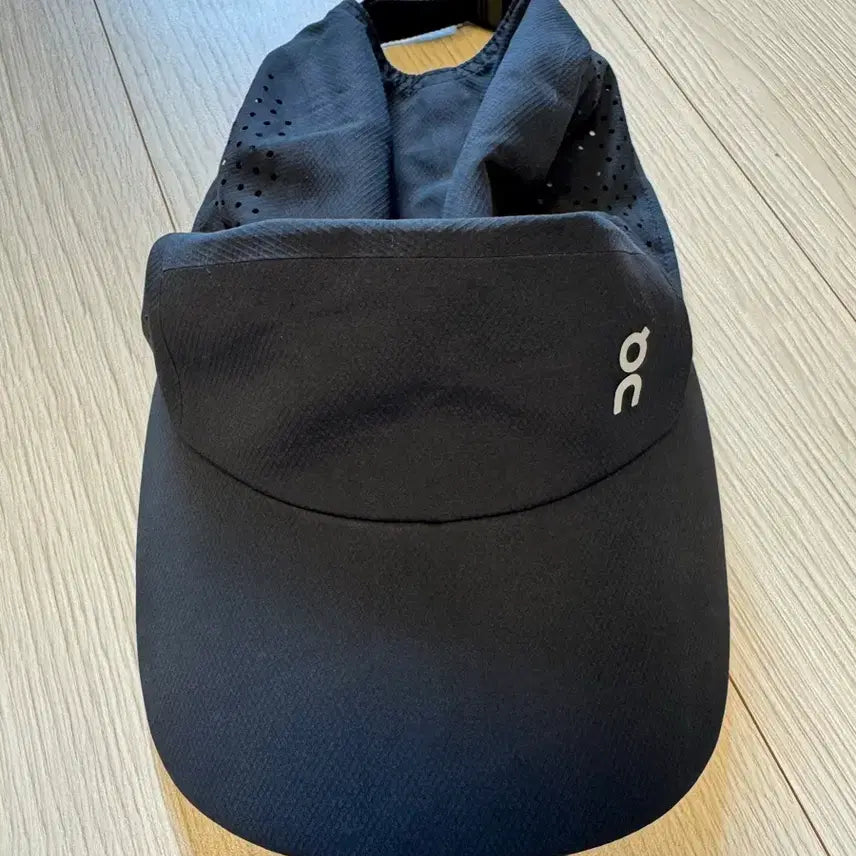[BUNJANG] OnRunning Lightweight Cap Black / 온러닝 라이트웨이트 캡