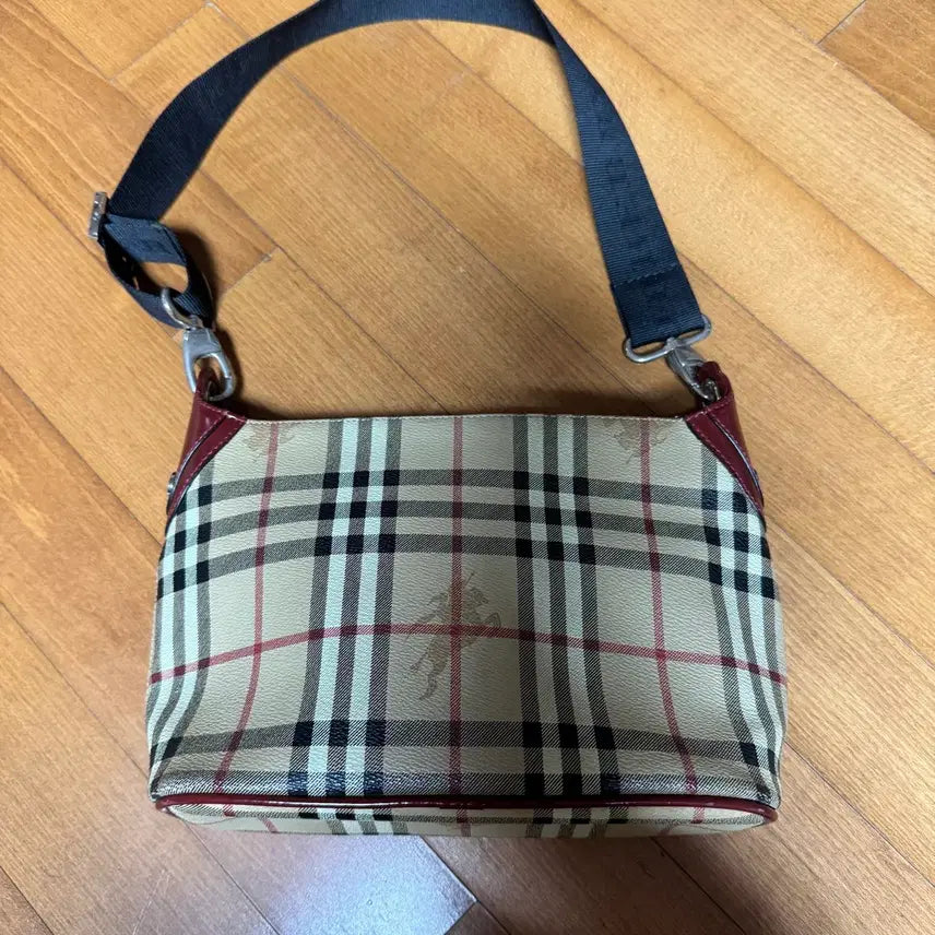 [BUNJANG] Burberry Check Shoulder Bag / 체크 숄더백