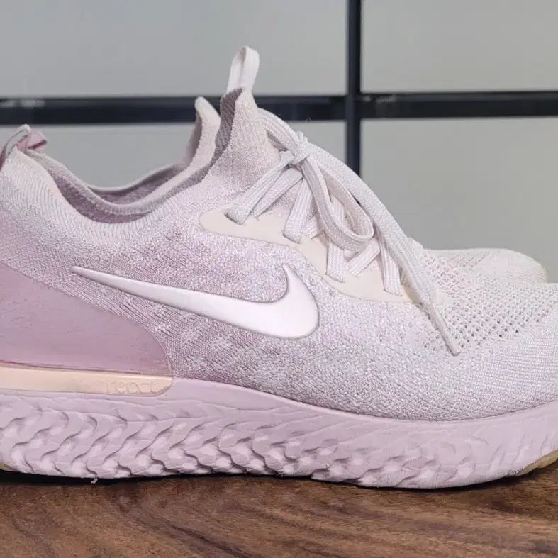 [BUNJANG] Nike Epic React Flyknit Running Shoes (Pink) AQ0067-600 / 나이키 런닝화 275mm (핑크)