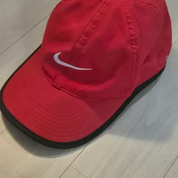 [BUNJANG] Nike Dri-FIT Featherlight Cap Red / 나이키 드라이핏 페더라이트 모자 볼캡 레드