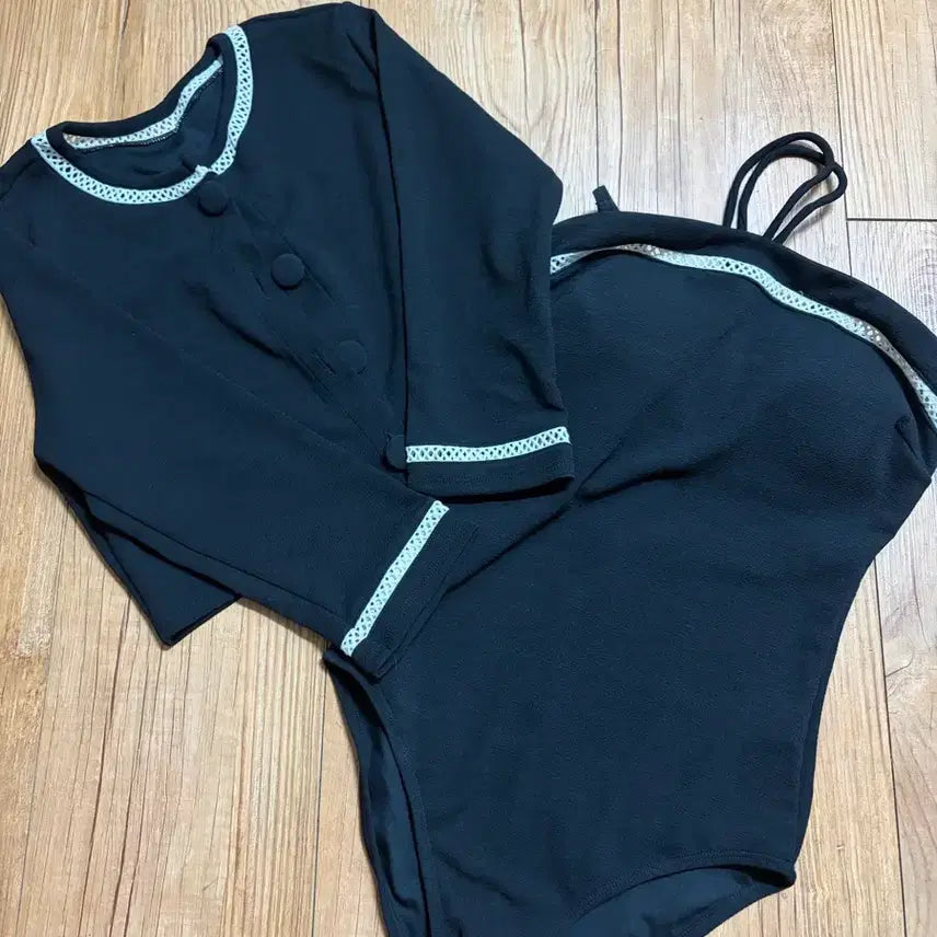 [BUNJANG] Coralique Swimsuit S / 코랄리크 수영복 새거 S