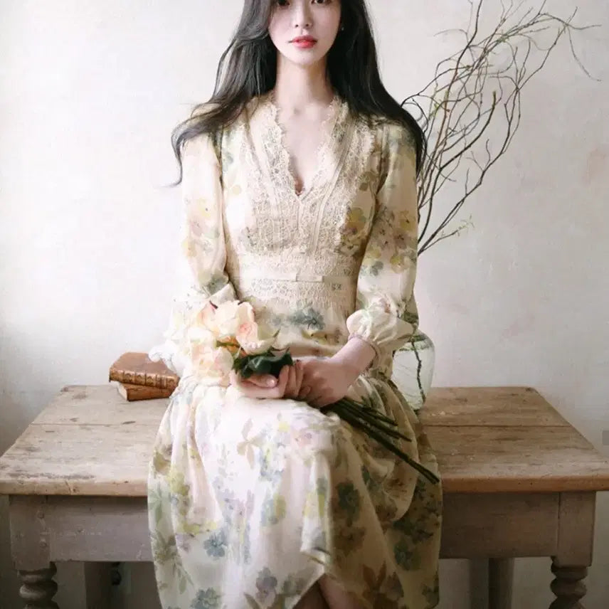 [BUNJANG] MilkCocoa Beige Flower Dress / 밀크코코아 베이지 플라워 원피스 1회착용