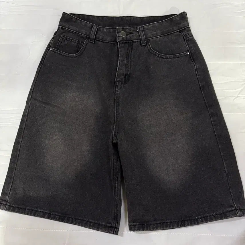 [BUNJANG] Black Denim Bermuda Shorts / 흑청 버뮤다 팬츠