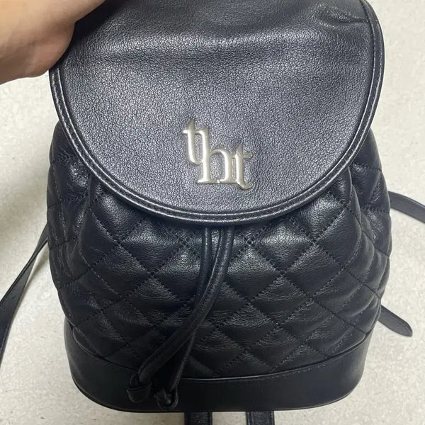 [BUNJANG] 3Times Acorn Quilted Backpack Black / 1회착) 쓰리타임즈 아콘 퀼티드 백팩 퀼팅 블랙 퀄팅 퀄티드