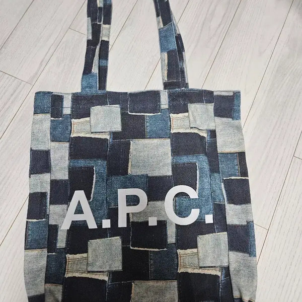 [BUNJANG] A.P.C. Rue de Genève Patchwork Denim Eco Bag / A.P.C 아페쎄 루 데님 패치워크 에코백