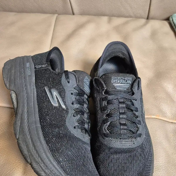 [BUNJANG] Skechers Go Run Max Cushioning 2.0 Arch Fit Unisex Shoes 245mm / 스캐쳐스 고 런 맥스 쿠셔닝2.0 아치핏 남녀공용 245