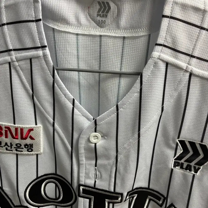 [BUNJANG] Lotte Giants Old Stripe Baseball Jersey 100 (No Player Name) / 롯데 자이언츠 올드 스트라이프 유니폼 100 노마킹 판매